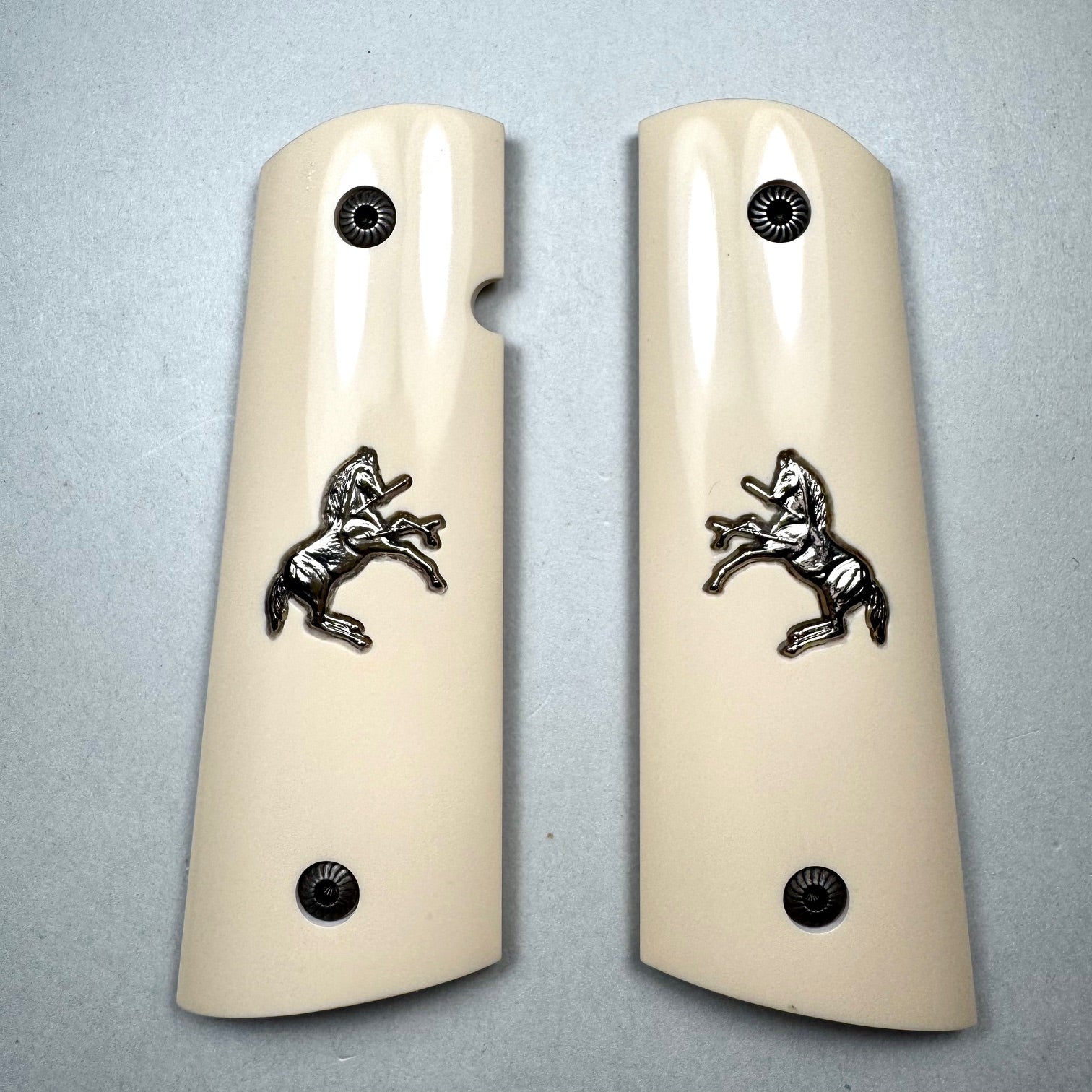 1911 Simulated Ivory MAGWELL with Silver Horse Inlay Pistol Grips