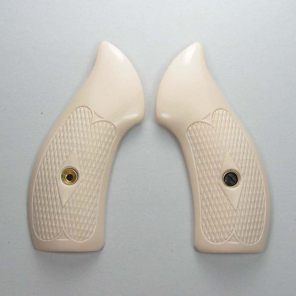 S&W K Frame Round Butt Checkered Simulated Ivory Pistol Grips